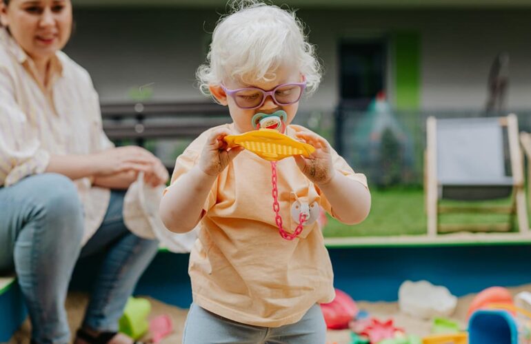 Fave Feeding Accessory – PouchBuddy